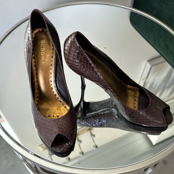 BCBG brown pumps open toe wore once - Picture 5 of 5